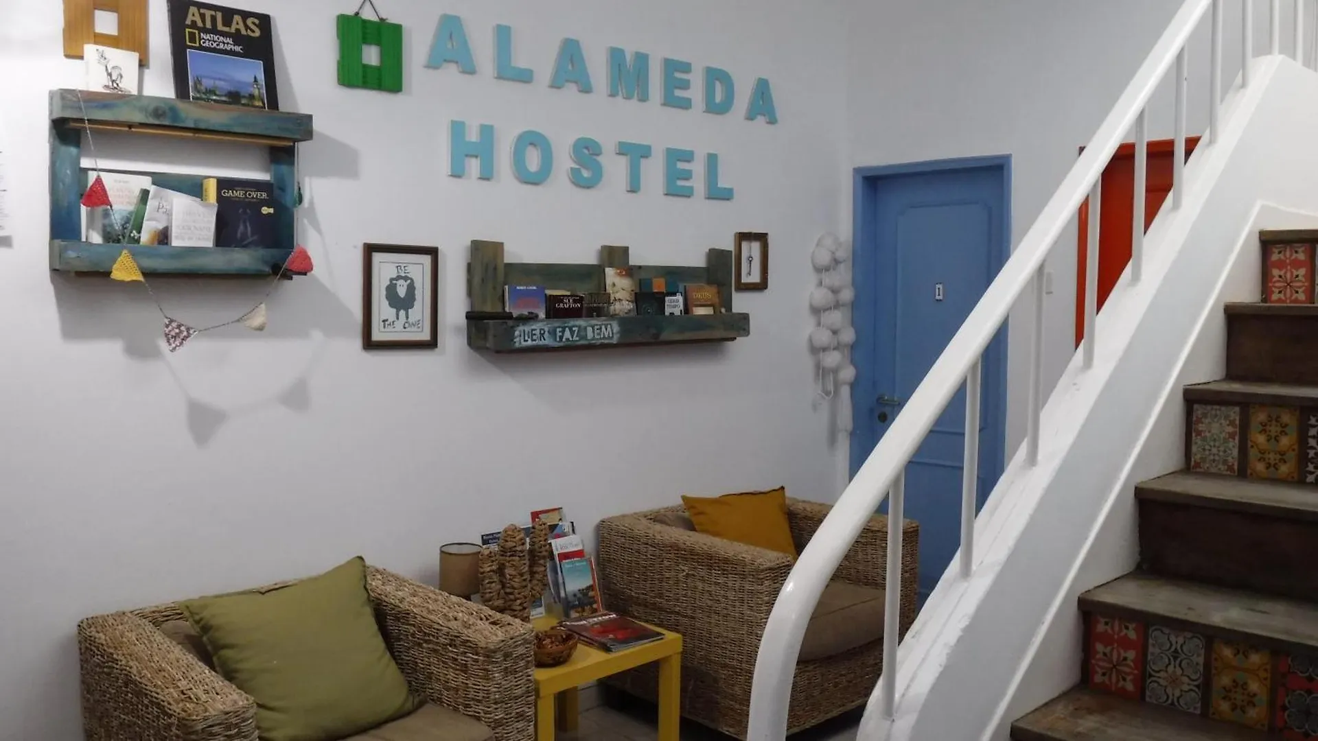 Alameda Hostel Портиман