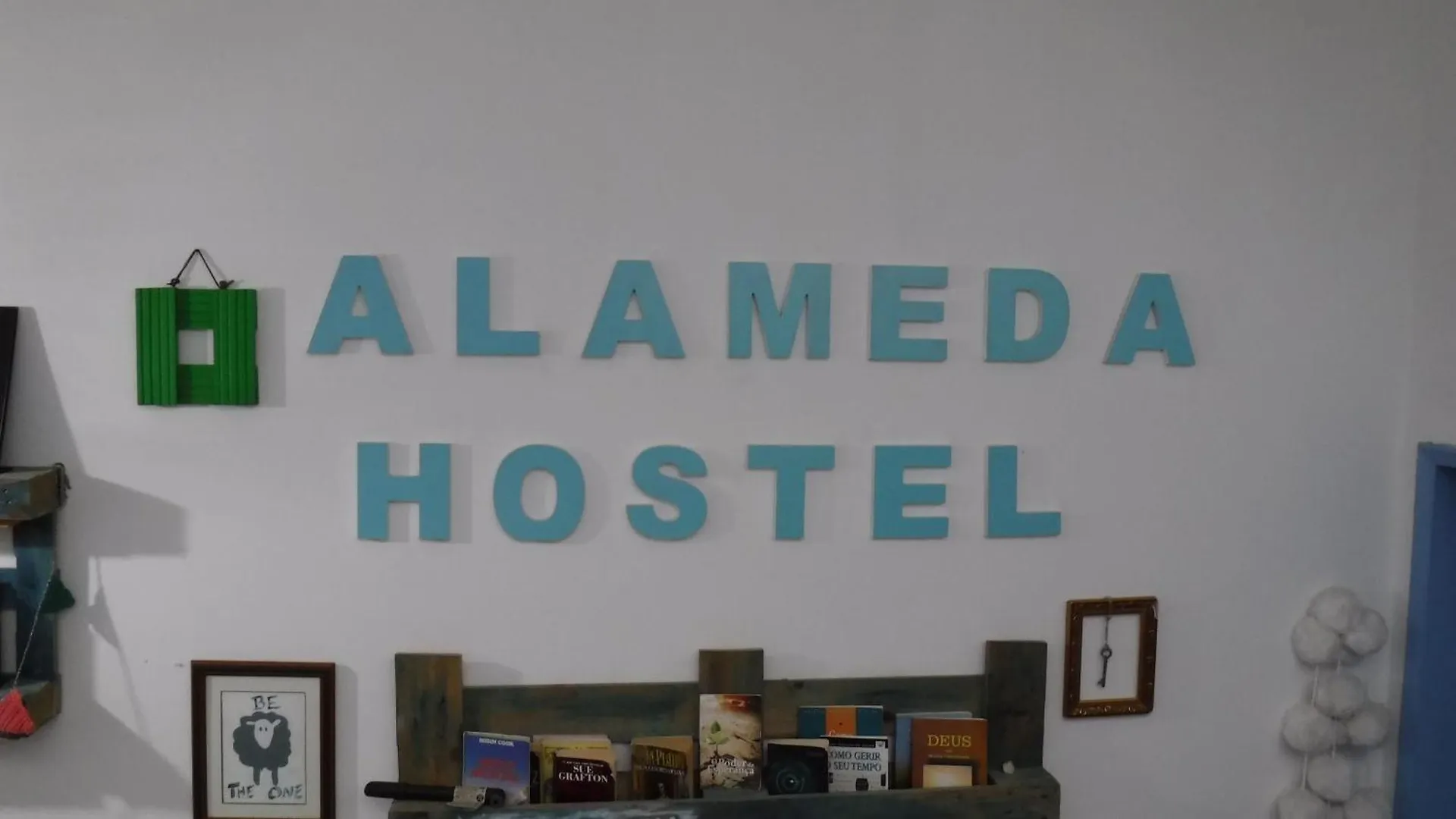 Alameda Hostel ポルティマン