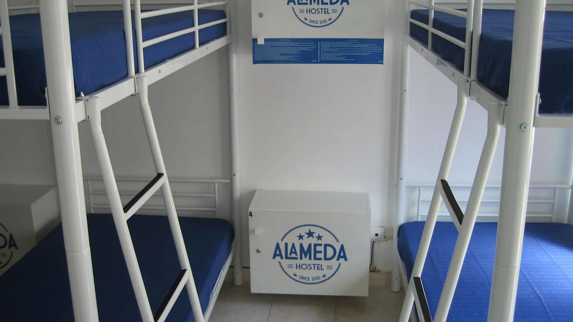 Alameda Hostel Портиман