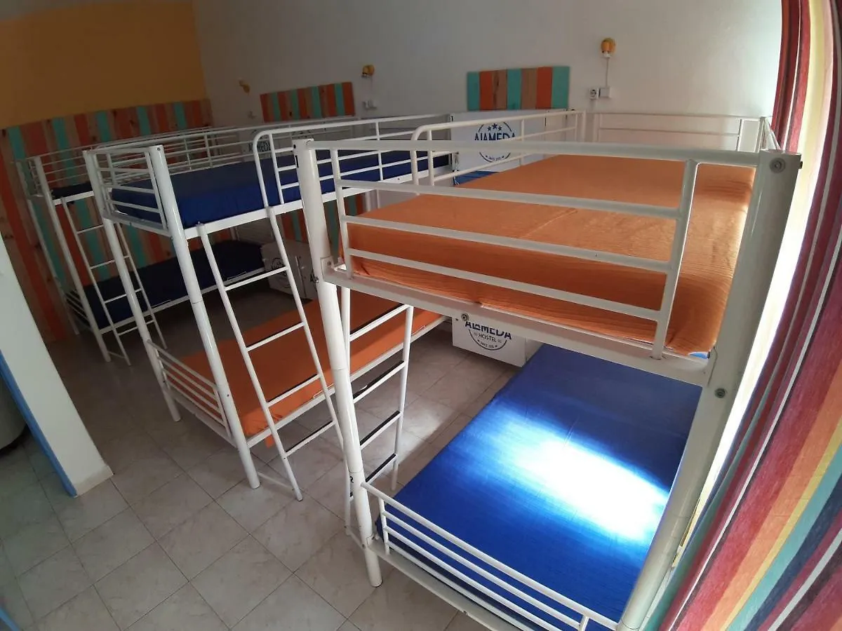 Alameda Hostel Портиман 2*,