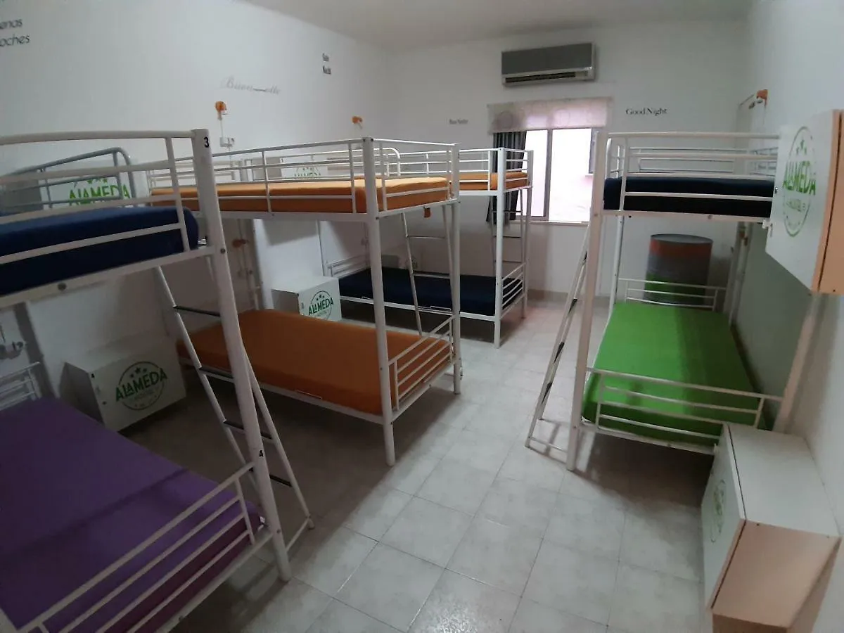 Alameda Hostel Портиман 2*,