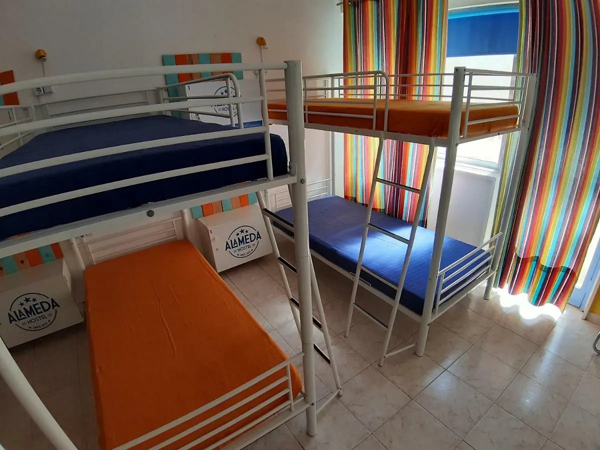 Alameda Hostel Портиман 0*,